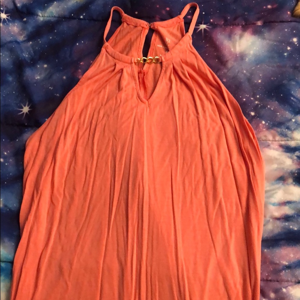 Sleeveless coral top!